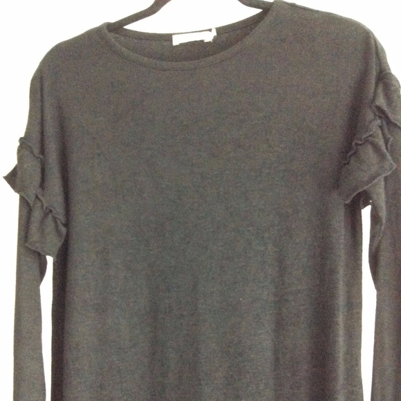 Black tunic with ruffle details - Picture 1 of 5